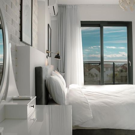 Terra Apartments In Caesar Blue Resort, Fixed Lunch Till 3Pm, Gym, Heated Pool, Sauna, Kids Club Rizokarpaso Esterno foto